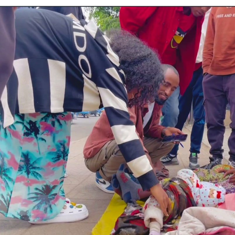 በፍቅር እናልብሳቸው
